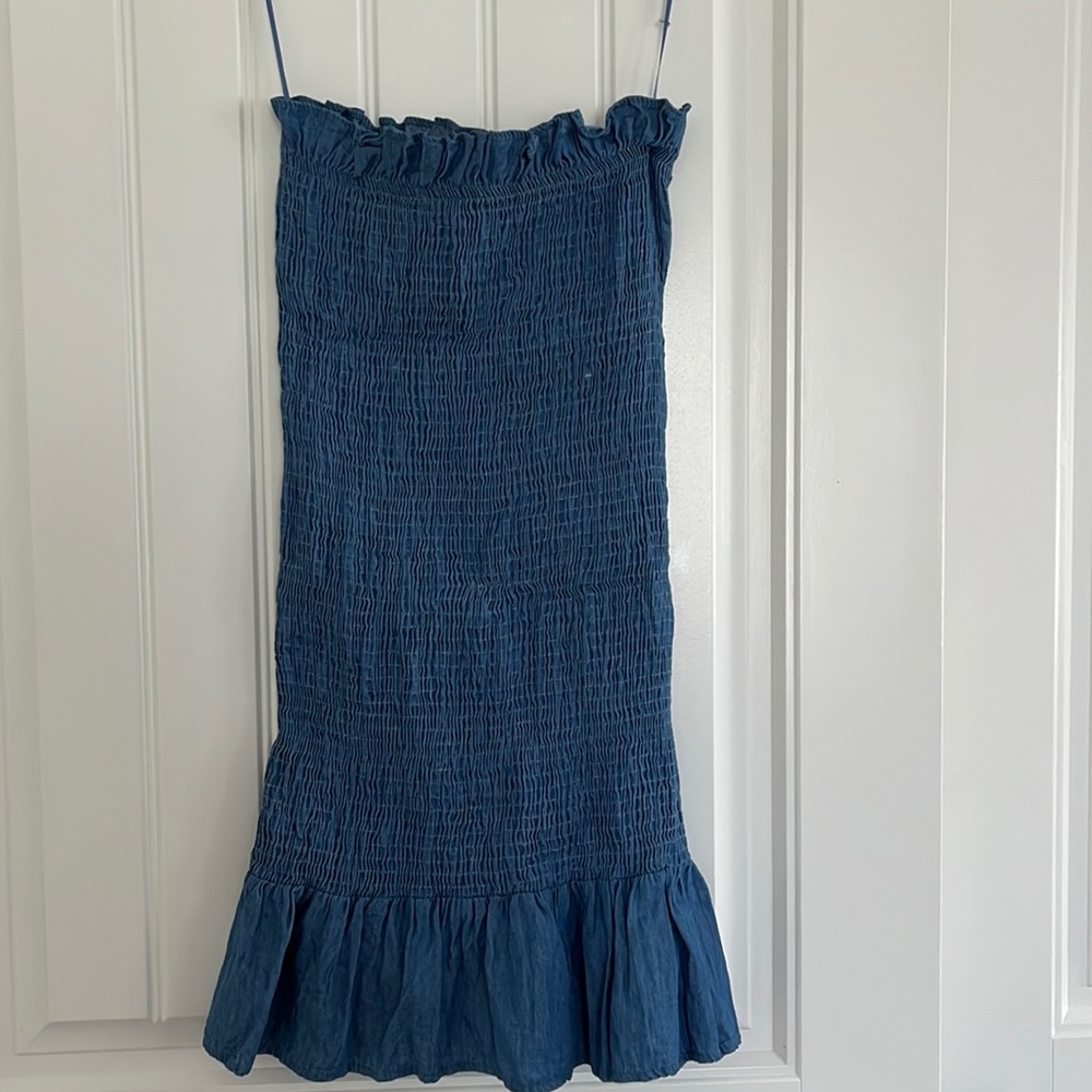 Adorable stretchy denim strapless sunny dress